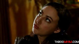 Дышетӥсьёс кадь сюрнылыз трахать ассэ пыртосэн, со вӧсь кариз ук школьница