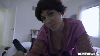 Horny mama Jessica Ryan nga makakuha sa iyang stepson nga magasuyop sa iyang batan-on nga dick