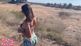 ΜΟΥ ΑΡΈΣΕΙ ΝΑ ΚΆΘΟΜΑΙ ΣΤΟ ΦΡΟΎΡΙΟ