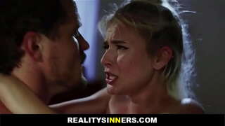 Cumming Sul Culo Fantastico Del Mio Passo Sis - RealitySinners.com