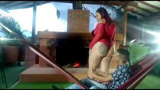 Yr wyf yn fuck y gwasanaeth motel oherwydd bod fy nghariad yn gadael i mi aros i weld bod culiada yn y lle tân ac yn y amaca gyda lustylatinasex