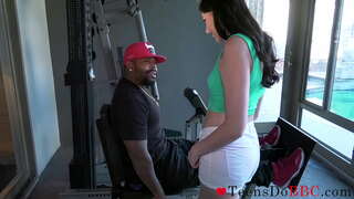 Teen Mbesa Fucks e ungjit të BBC